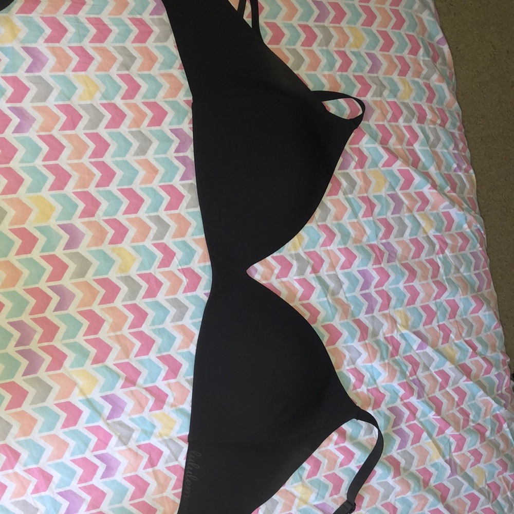 Black Lululemon bra